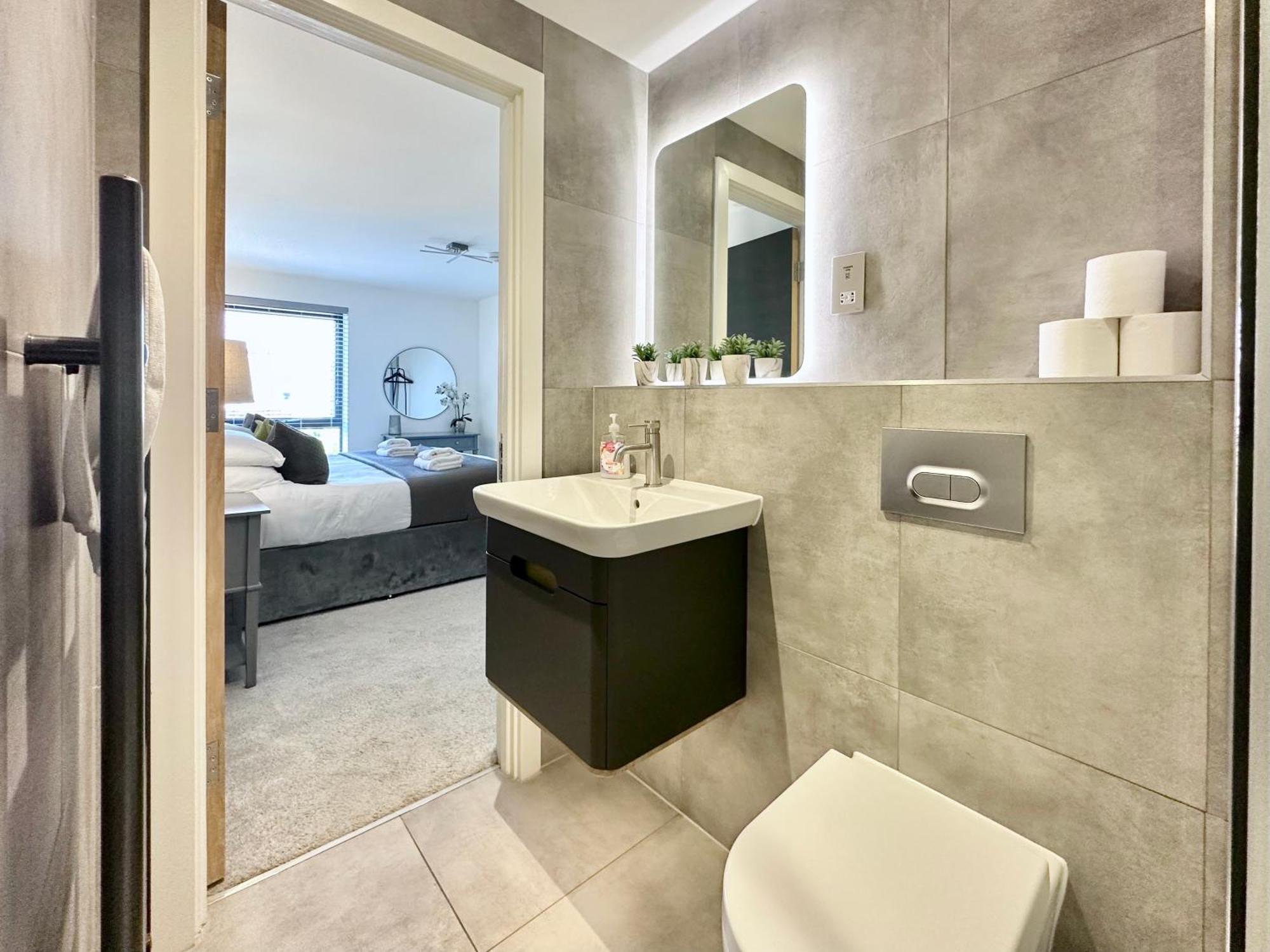 Icona Luxury Apartment With Minster Views & Allocated Parking 요크 외부 사진
