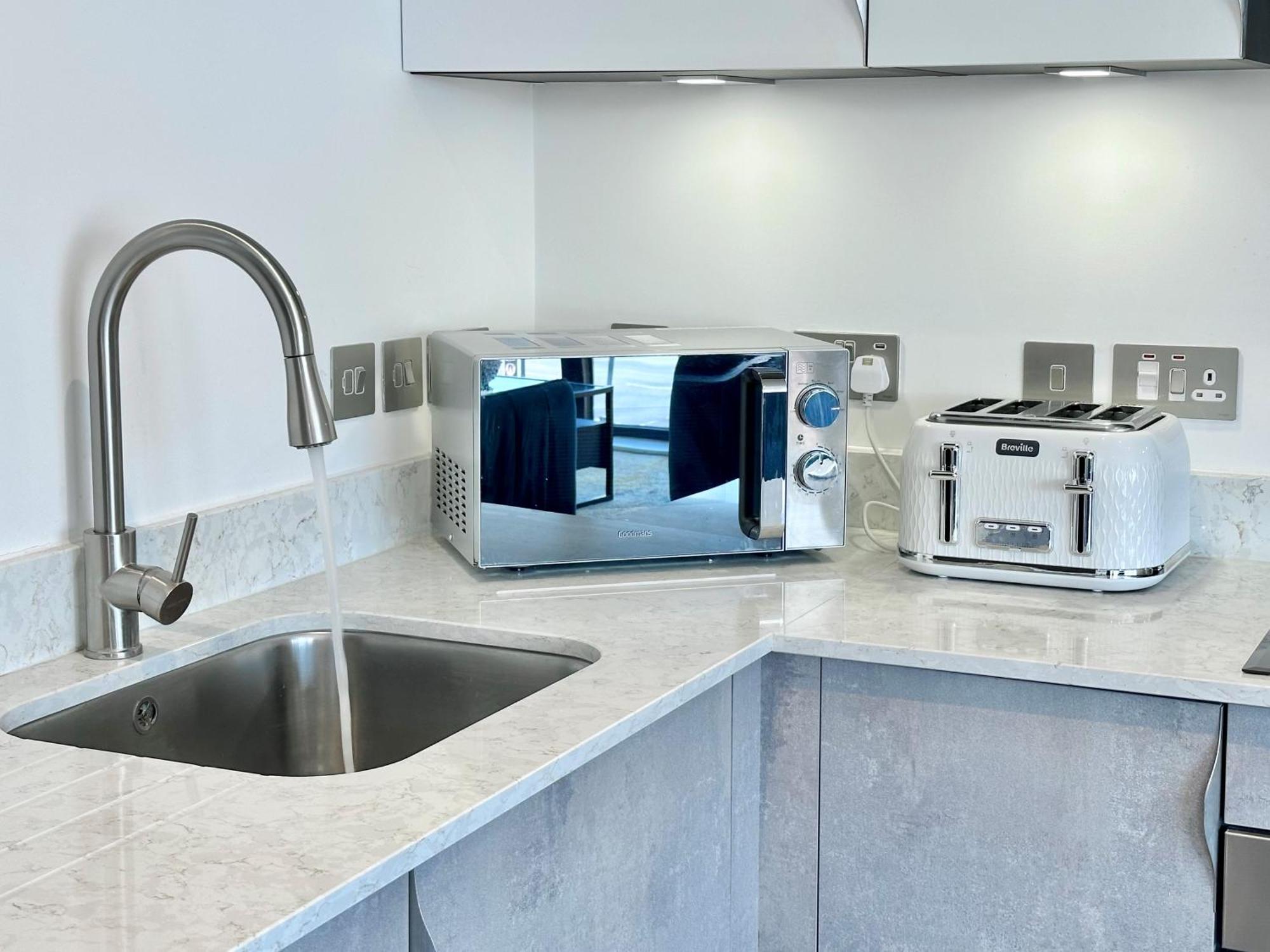 Icona Luxury Apartment With Minster Views & Allocated Parking 요크 외부 사진